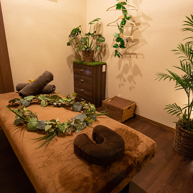 [Treatment Room] A spacious private room