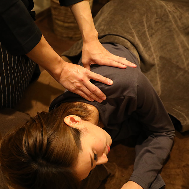 [Treatment] Side-lying care with a body pillow